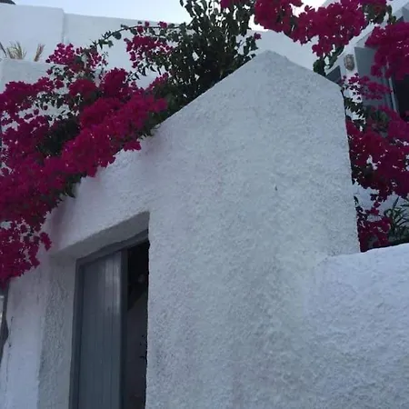 1705 Castle House Pyrgos Kallistis