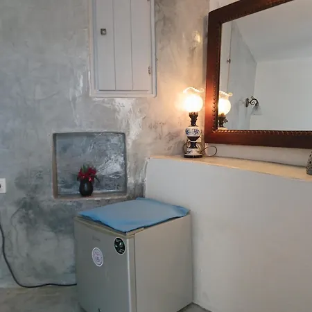 1705 Castle House * Pyrgos Kallistis