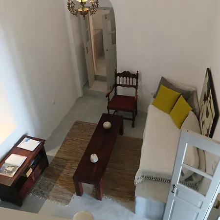 Vila 1705 Castle House Pýrgos