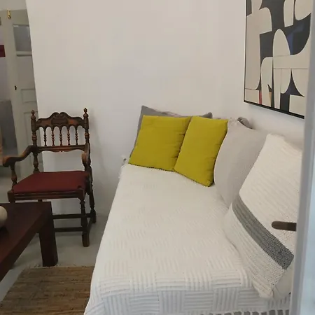 1705 Castle House Pýrgos