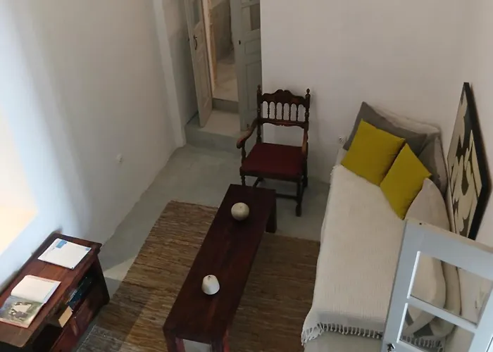 Vila 1705 Castle House Pýrgos