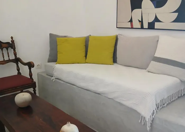 1705 Castle House Vila