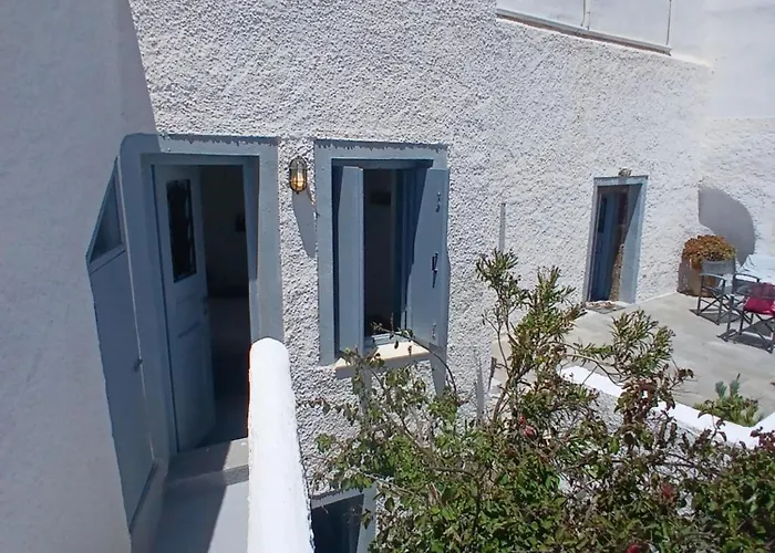 Vila 1705 Castle House Pýrgos