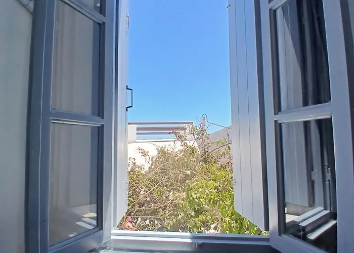 1705 Castle House * Pýrgos